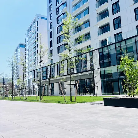 Serenity Vibes One Cotroceni, Free Underground Parking, Fast Wifi Apartment *